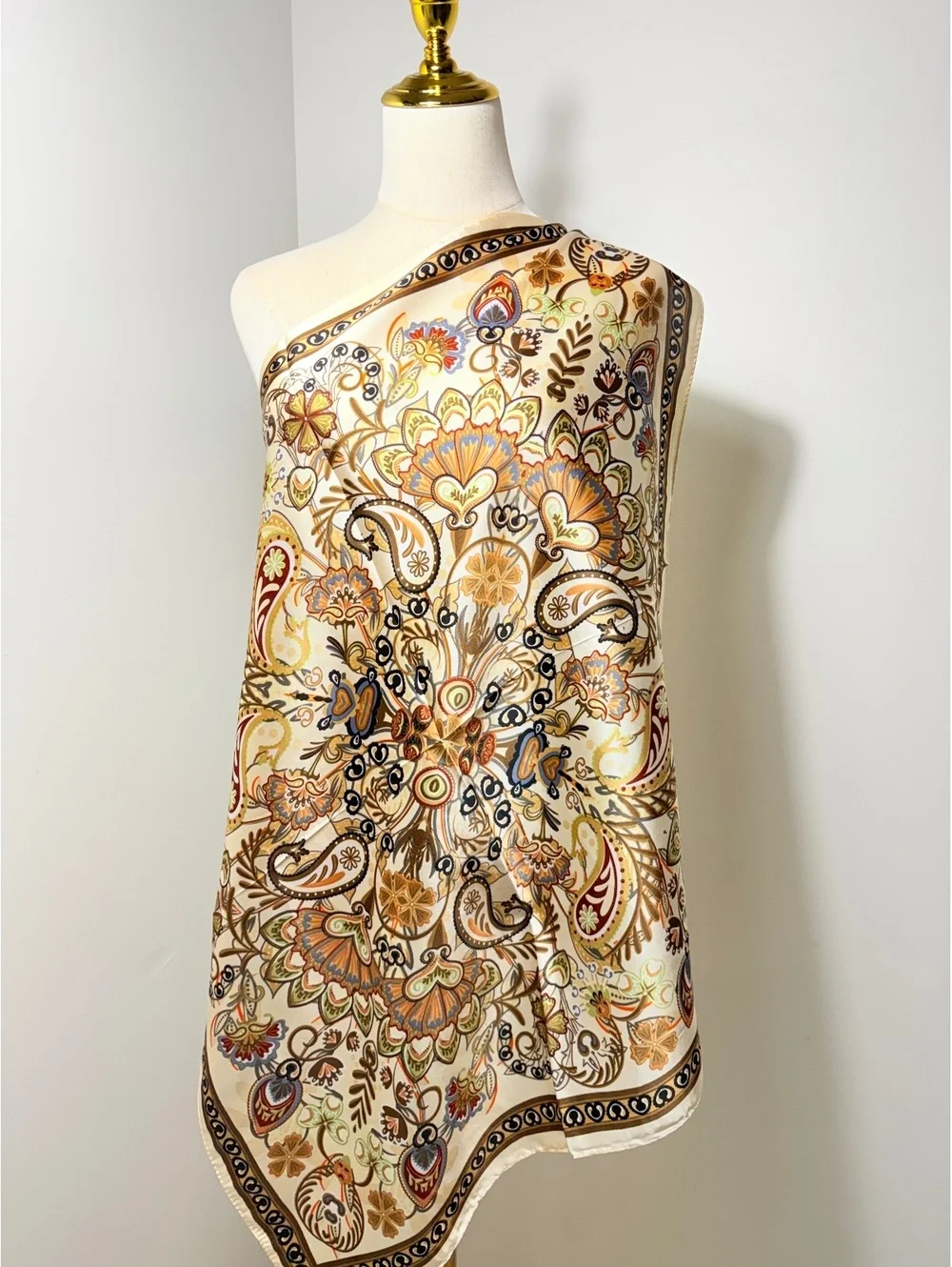 Elegant Vintage Floral and Paisley Pattern Women's Scarf in Warm Beige and Brown